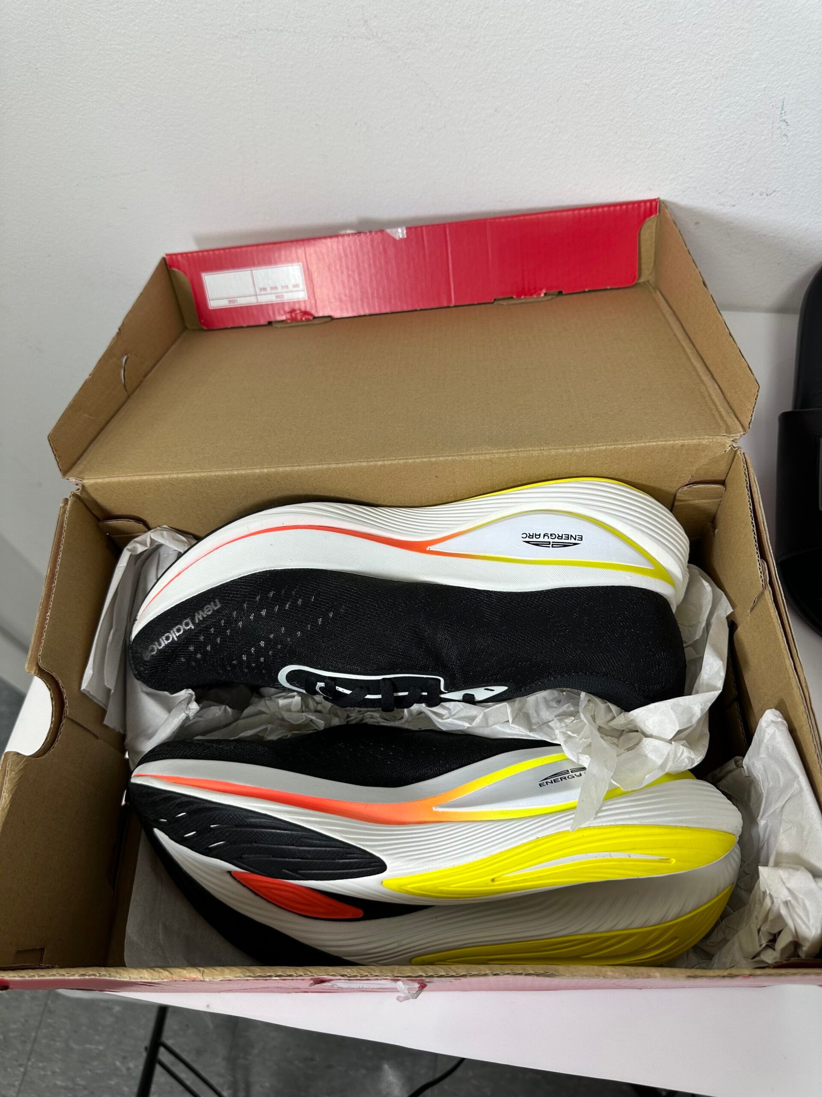 New Balance - FuelCell SuperComp Trainer - Tamanho Masculino 10US - Produto Novo (Na Caixa)