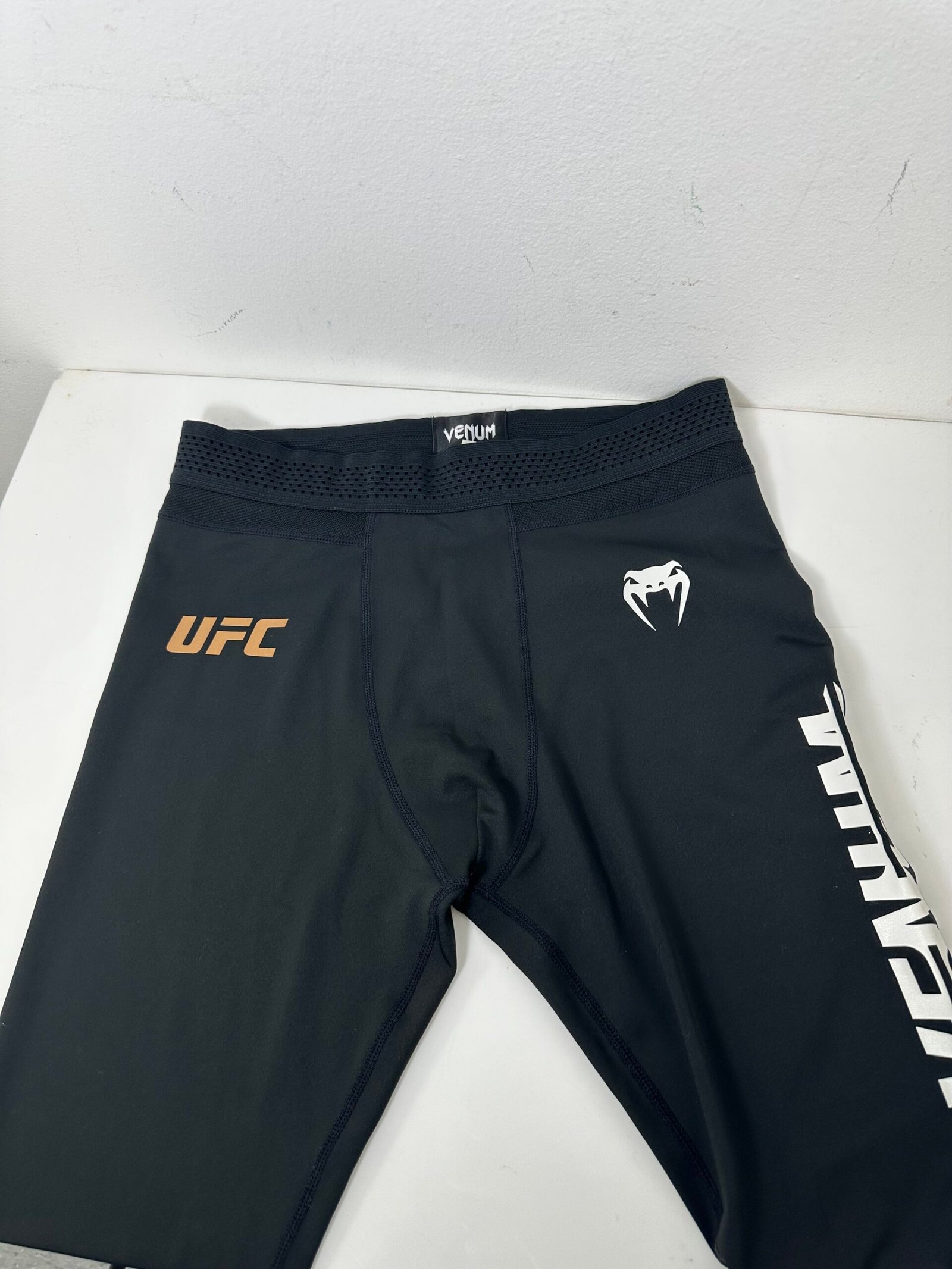 Venum Performance - Calça UFC - Tamanho L - Produto Novo