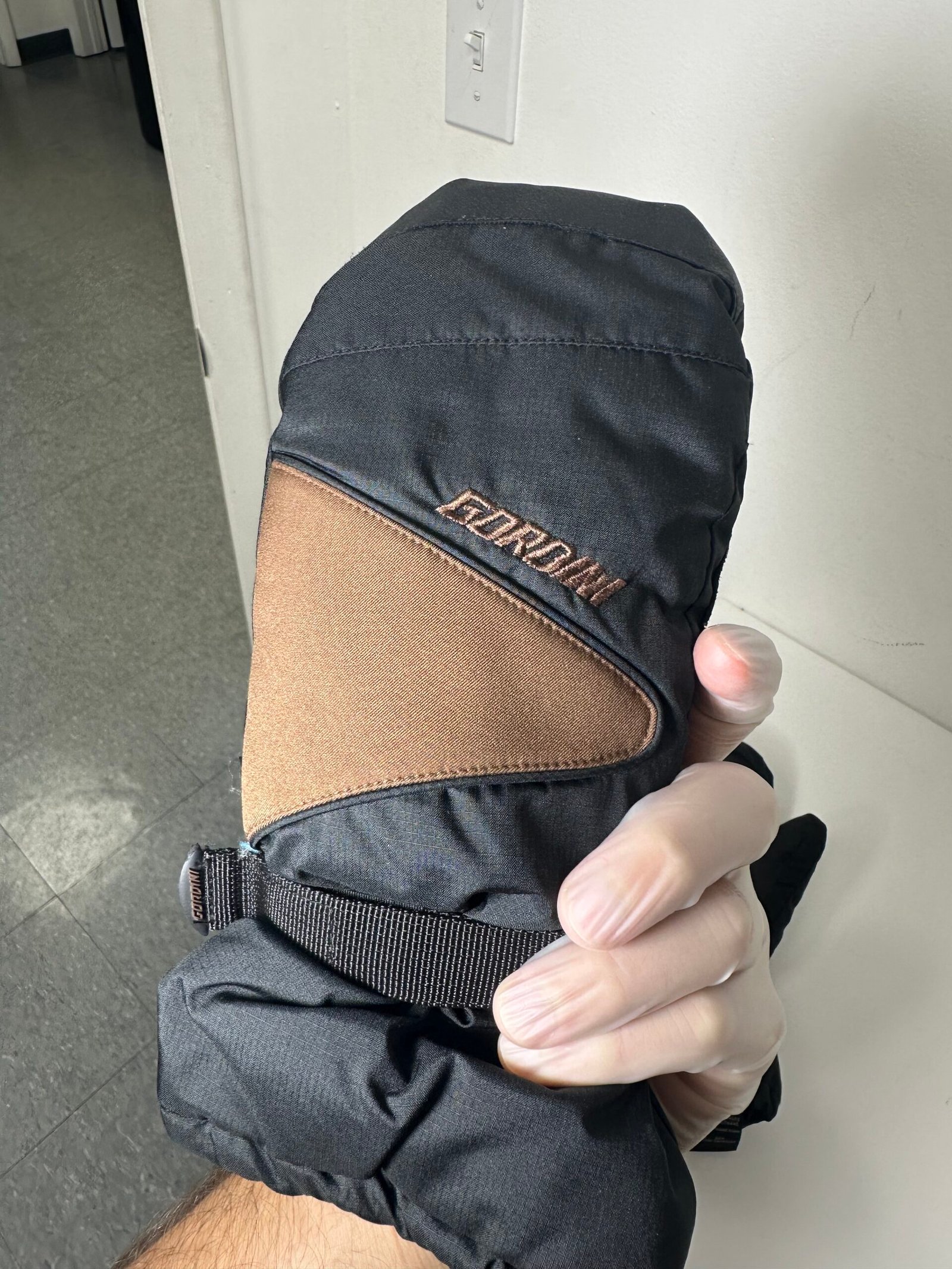 Gordini - Luvas Masculinas - Preto e Marrom - AquaBloc Elite - Condiçao: Otima (A) - Imagem 2