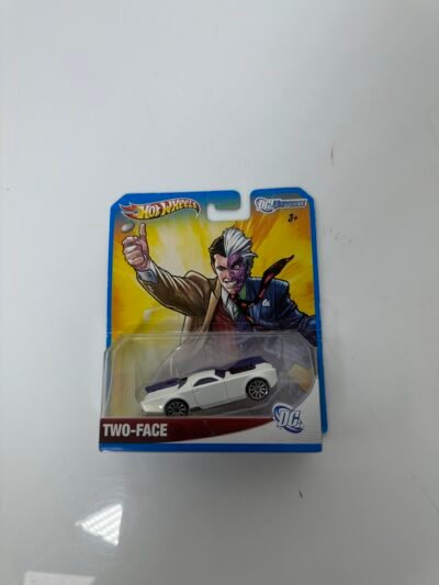 Hot Wheels - DC Universe - Two-Face - Produto Novo (Na Caixa)