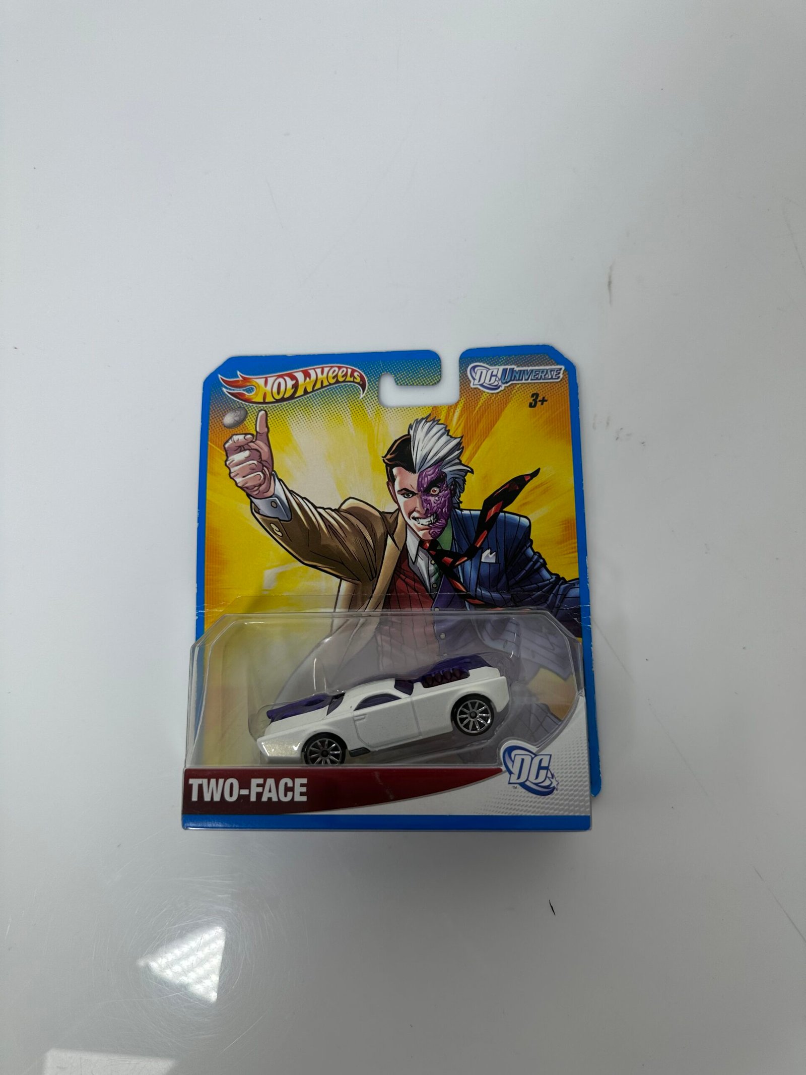 Hot Wheels - DC Universe - Two-Face - Produto Novo (Na Caixa)