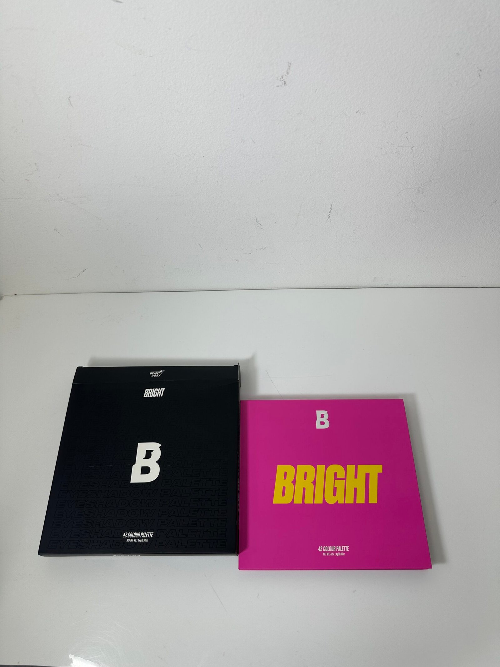 Beauty Bay - Bright Eyeshadow Palette - Produto Novo (Open Box)