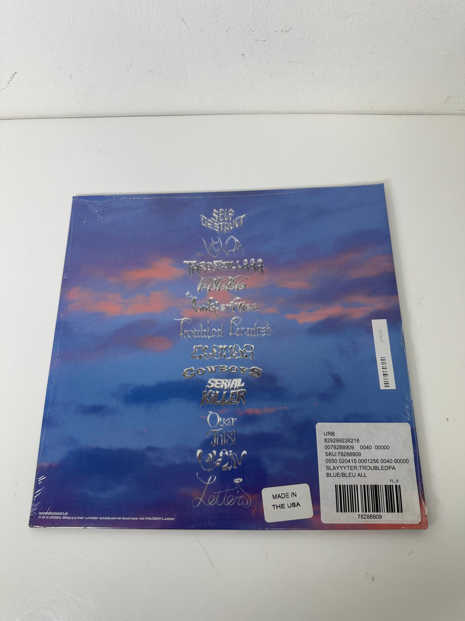 Slayyyter - Troubled Paradise - Iridescent Blue LP - Produto Novo (Lacrado) - Imagem 2
