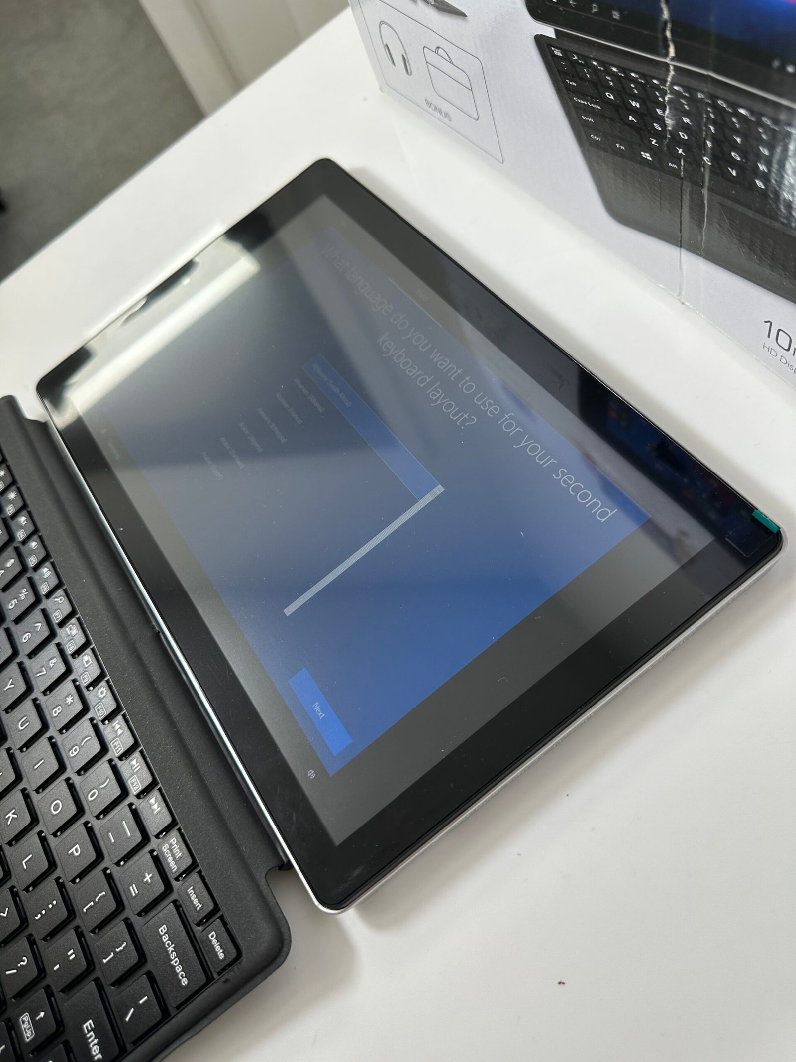 RCA Premier Cambio 2-in-1 NotebookTablet - Produto Novo (Na Caixa) - Imagem 2