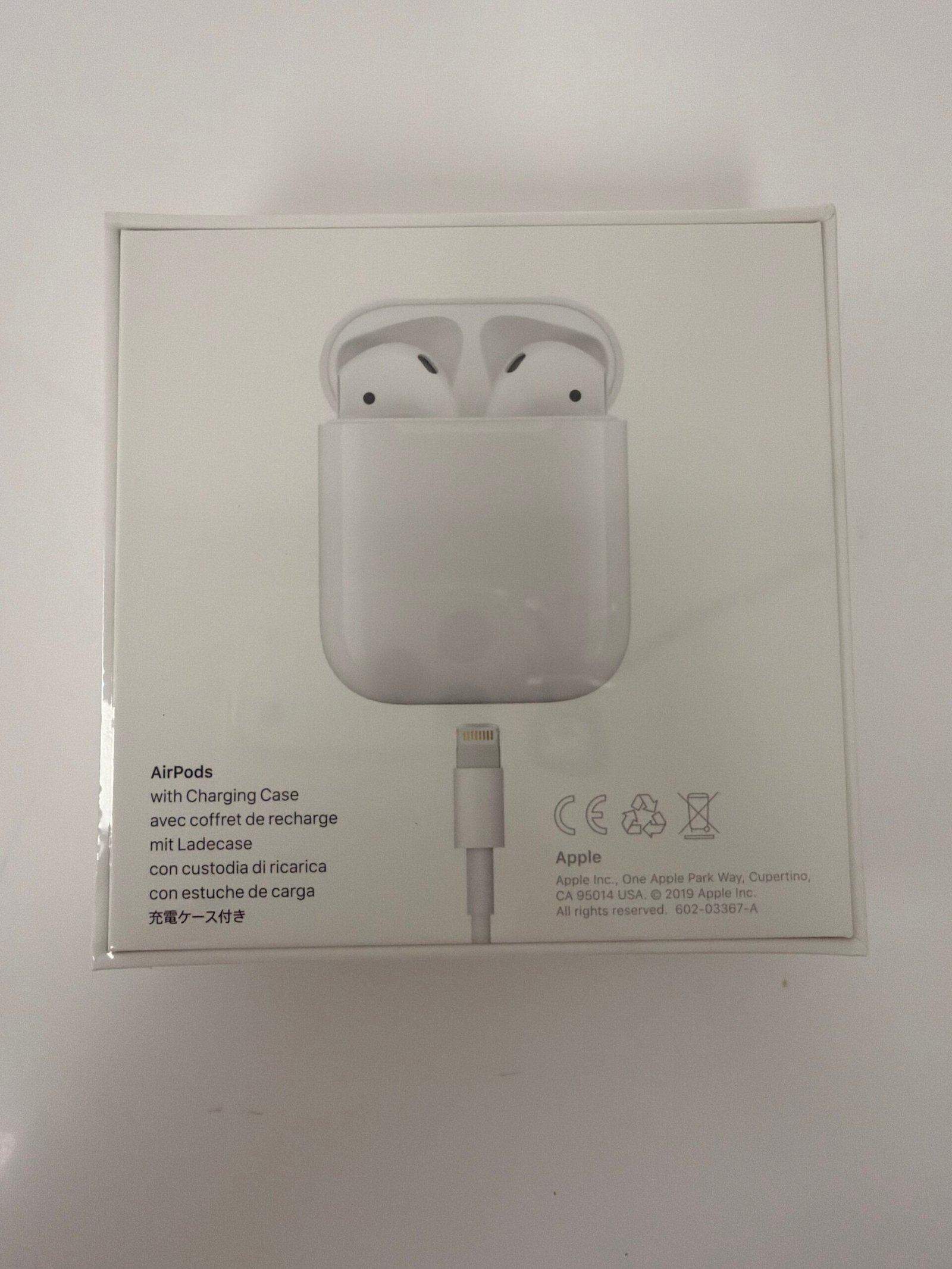 Apple AirPods 2 with Charging Case - White - Imagem 3