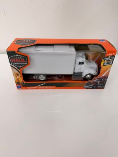 Freightliner Utility M2 Box Truck White 1/43 by New Ray 16003 by New Ray