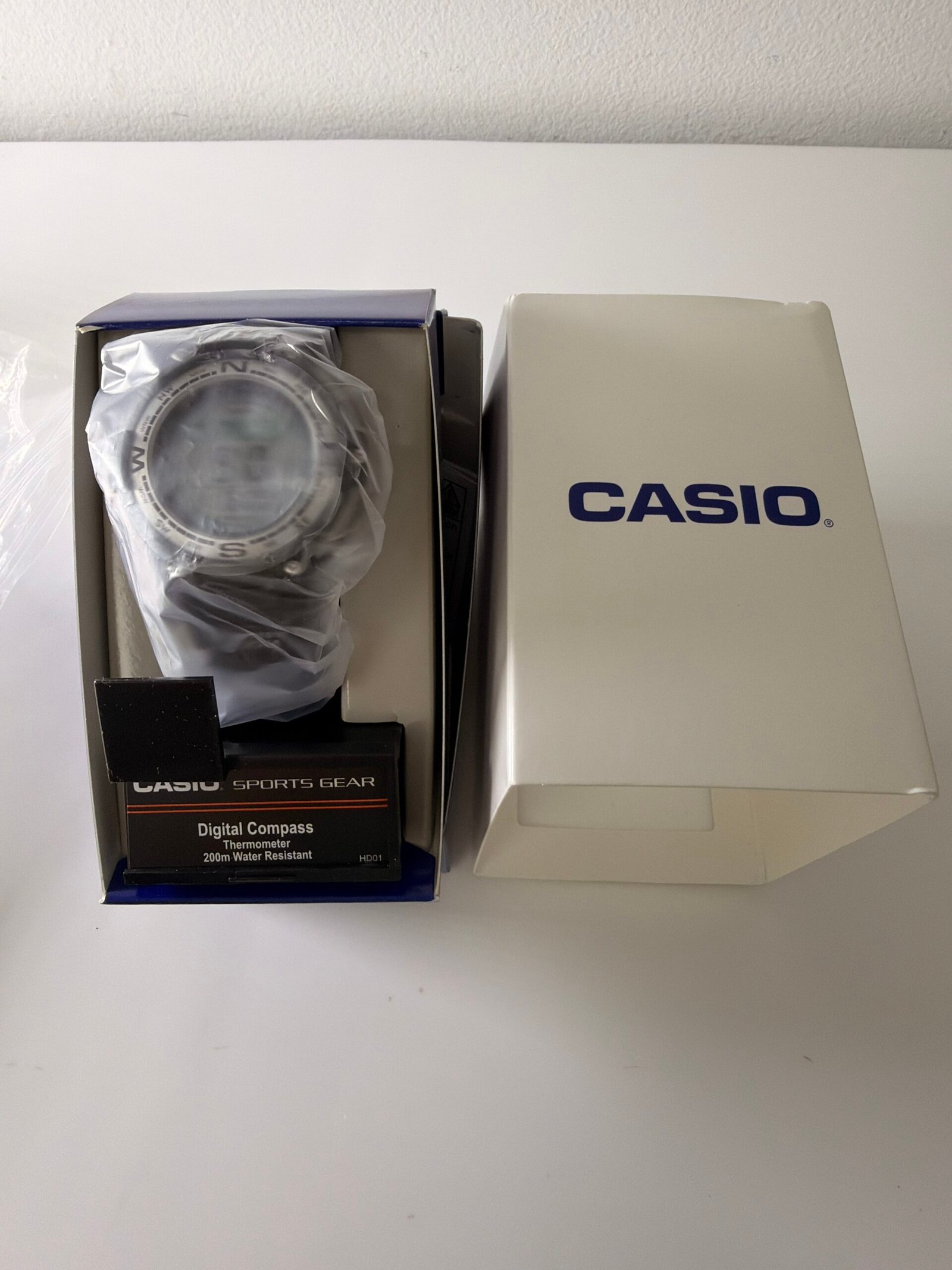 Casio 3157 SGW-100 Digital Watch, Twin Sensor, WR 200M, Compass Thermometer (Novo) - Imagem 2