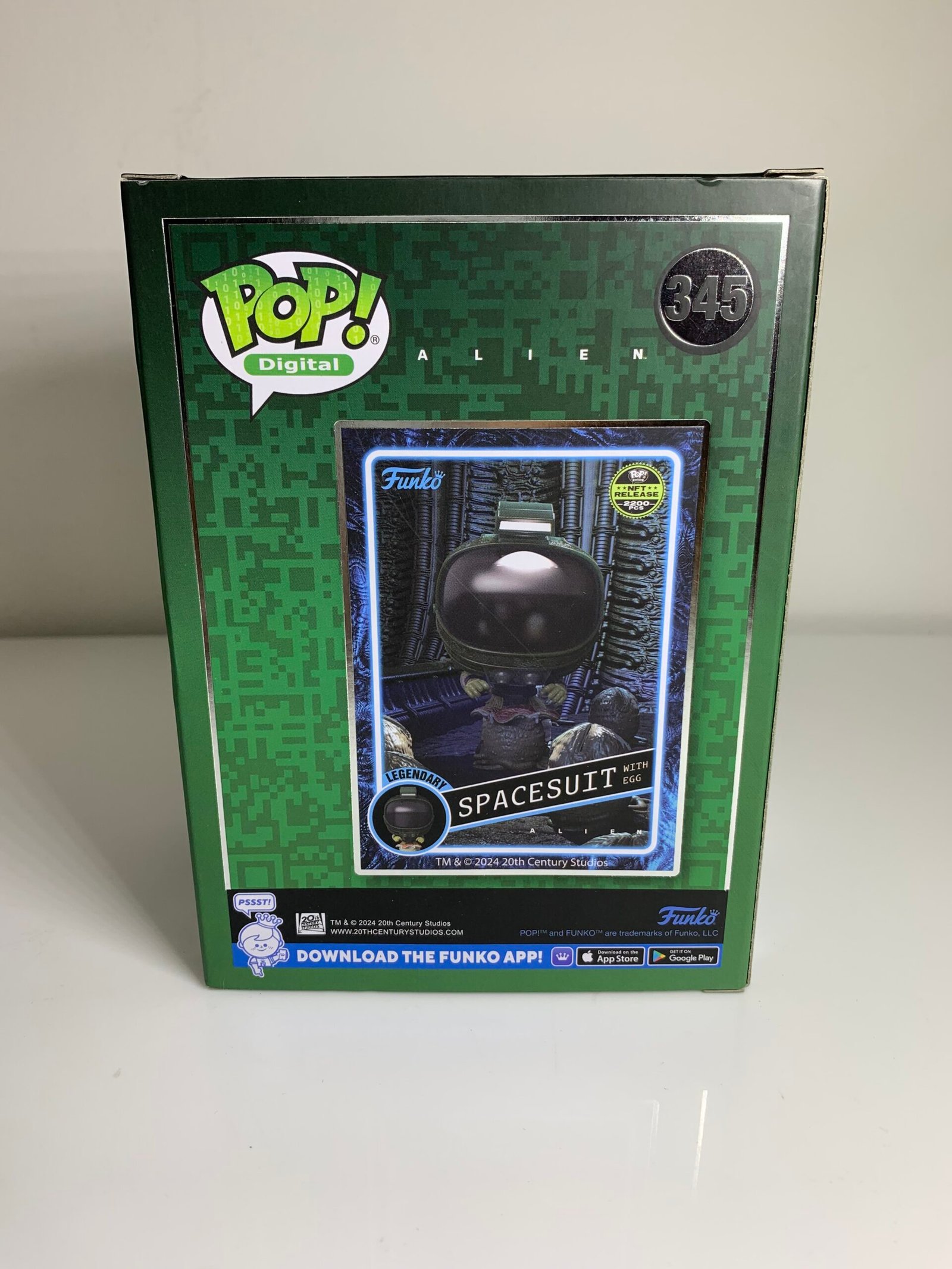 Funko Pop Digital Alien # 345 Spacesuit with Egg - Imagem 2