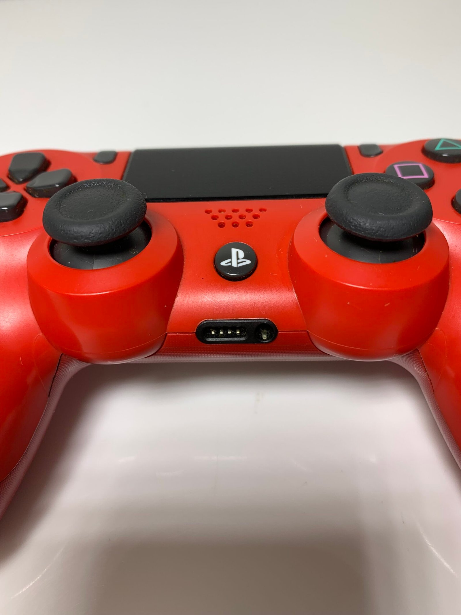Sony Playstation 4 - Controle DualShock 4 - Red- Condição: Excelente (A+) - Imagem 4