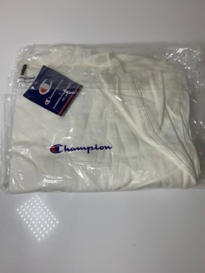 Camiseta Champion de Algodão com Estampa Gráfica Size: L- Produto Novo
