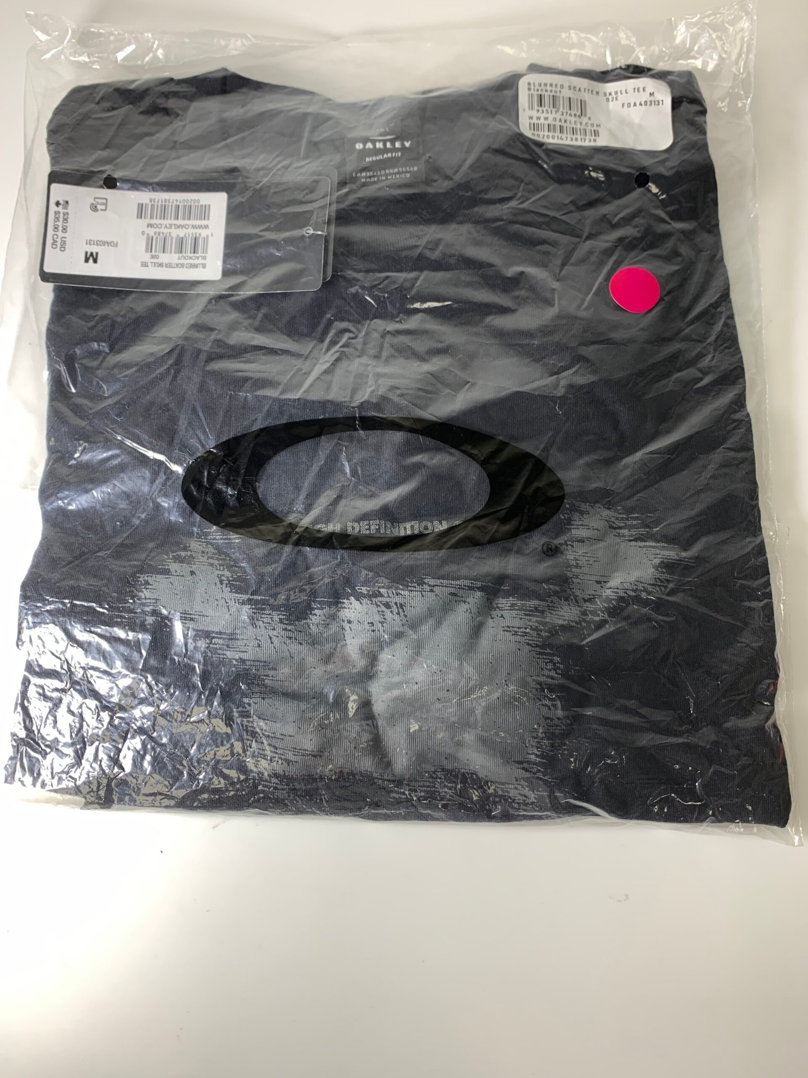 Camiseta Oakley Men's Preto and Burgundy T-shirt Size: M- Produto Novo