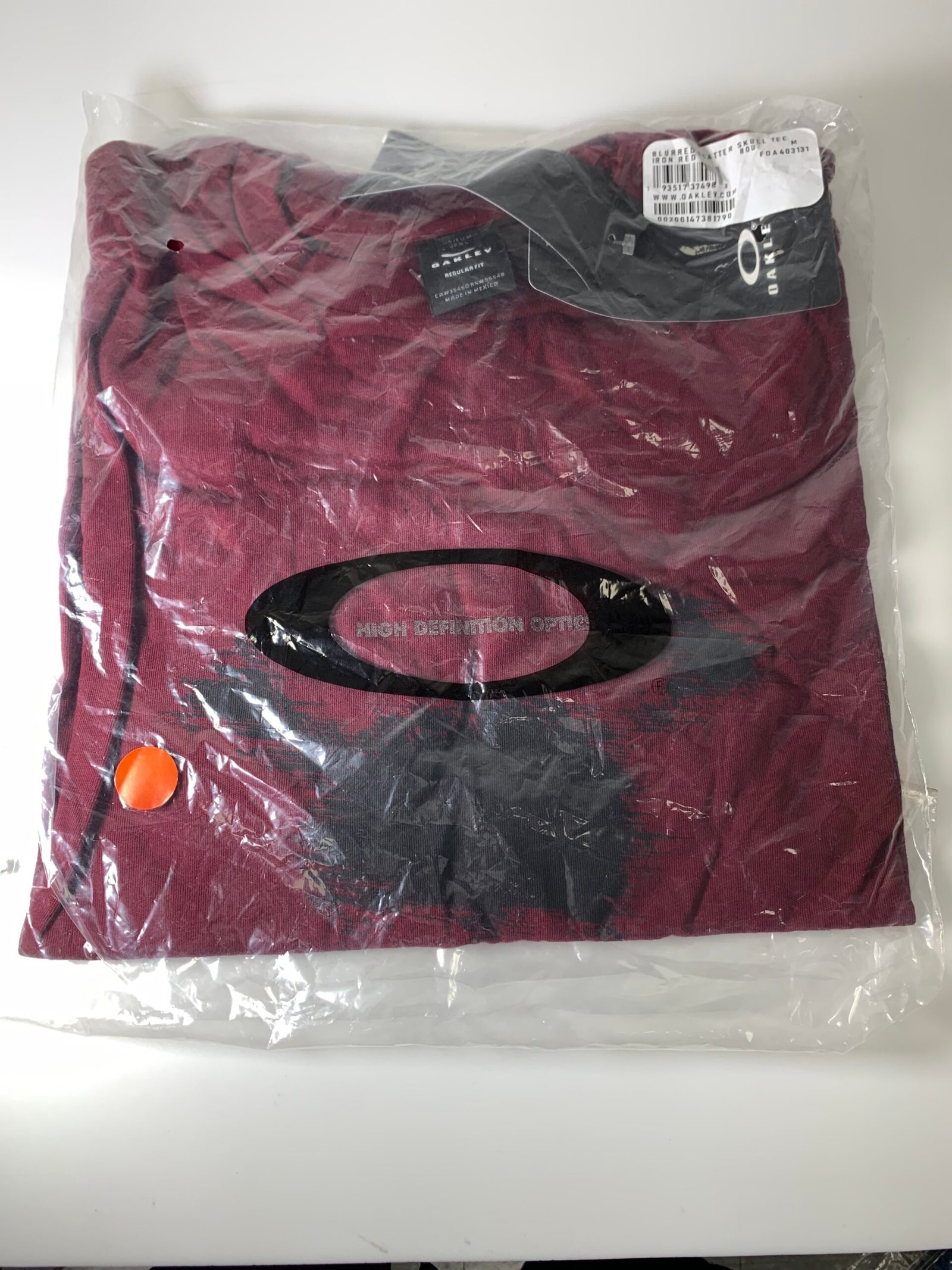 Camiseta Oakley Men's Red and Burgundy T-shirt Size: M- Produto Novo