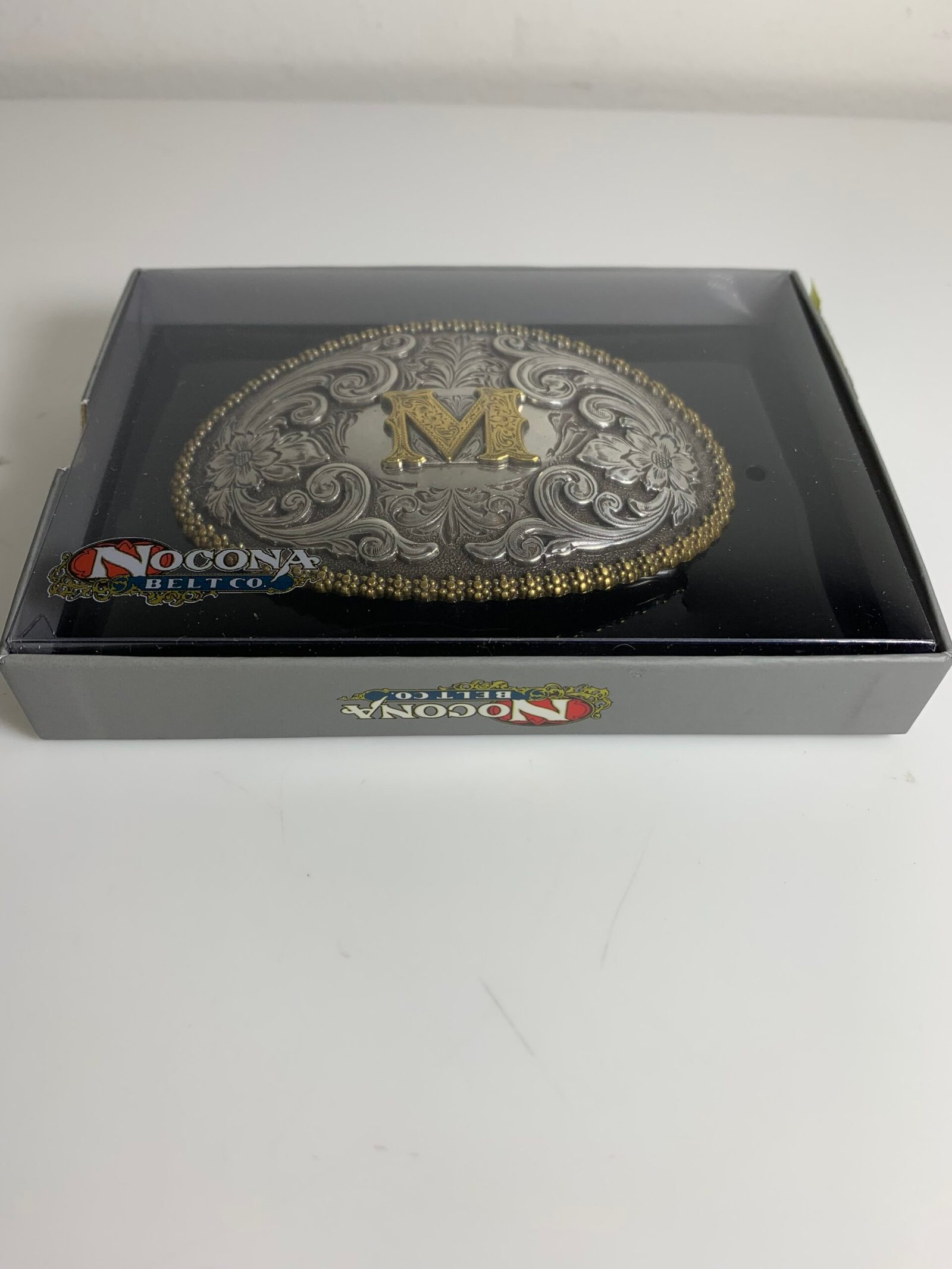 NOCONA OVAL INITIAL BUCKLE M - ACC BUCKLE - 37072-M-(Novo) - Imagem 2