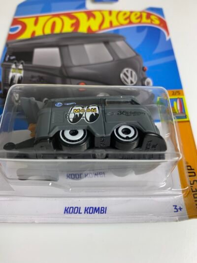 Hot Wheels Volkswagen Kool Kombi Mooneyes Grey #49 Surf's Up 2023 Damaged Card- Produto Novo (Na Caixa)