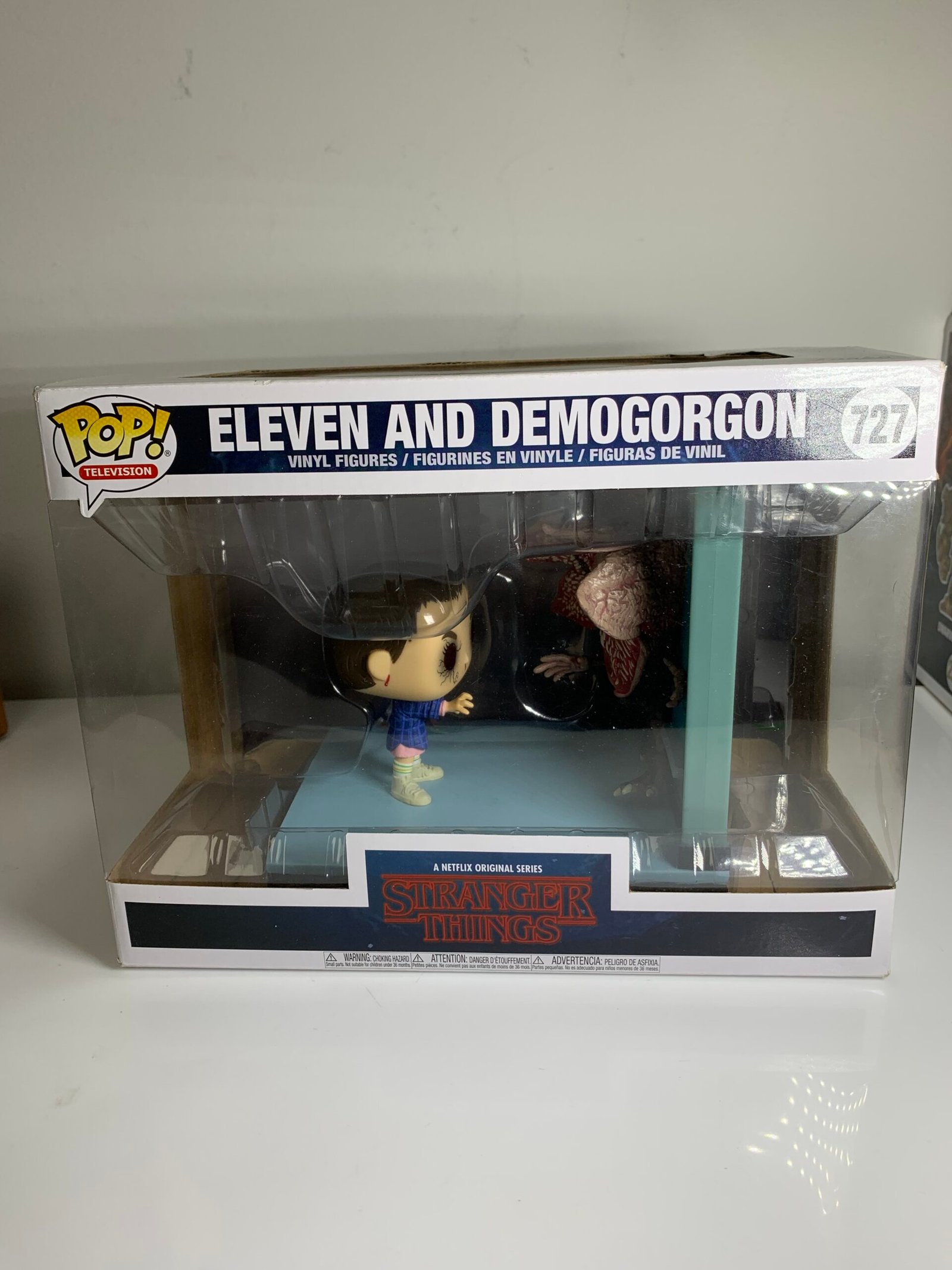 Funko Pop #727 : Stranger Things - Eleven and Demogorga(Novo)