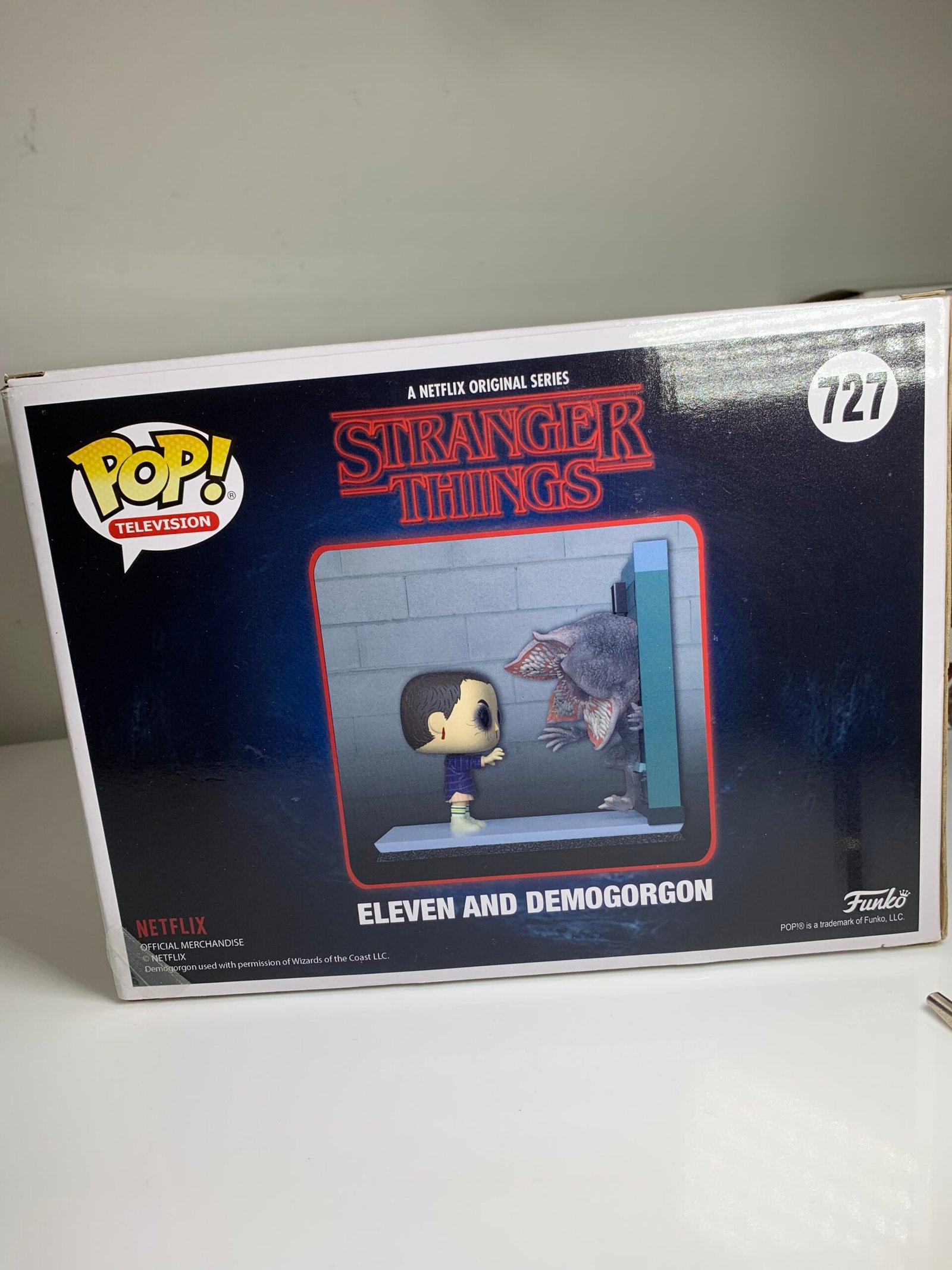 Funko Pop #727 : Stranger Things - Eleven and Demogorga(Novo) - Imagem 2