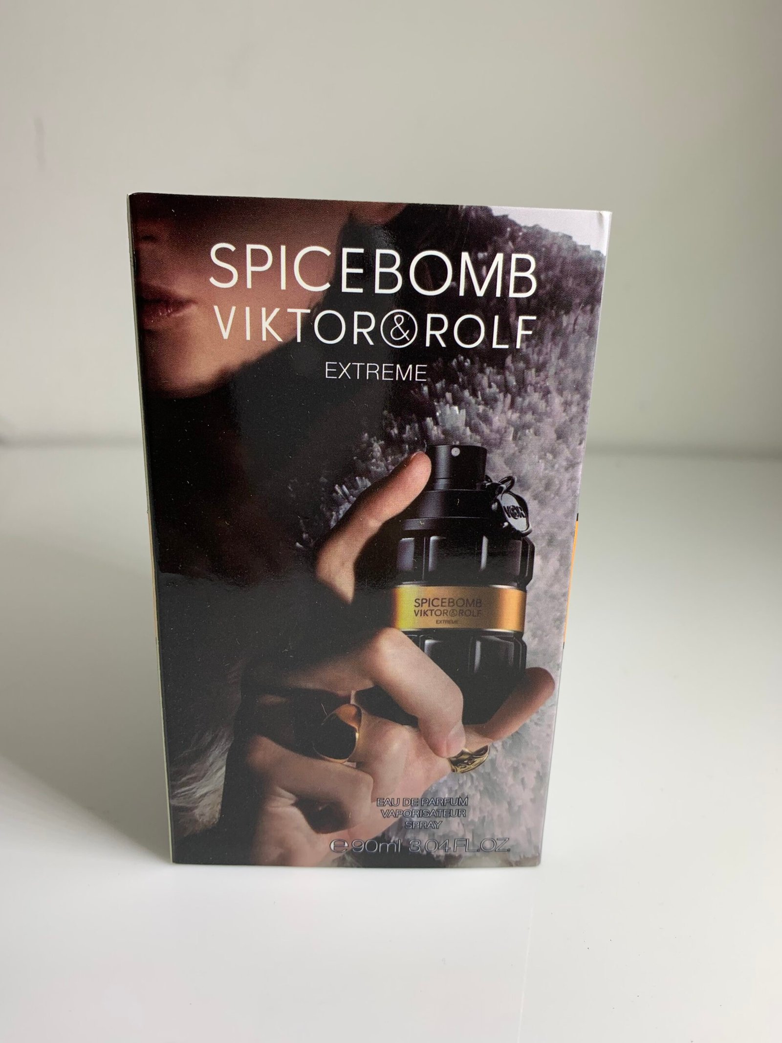 VIKTOR & ROLF SPICEBOMB EXTREME Eau De Parfum Spray MEN 3.04 Oz / 90ml BRAND NEW - Imagem 2