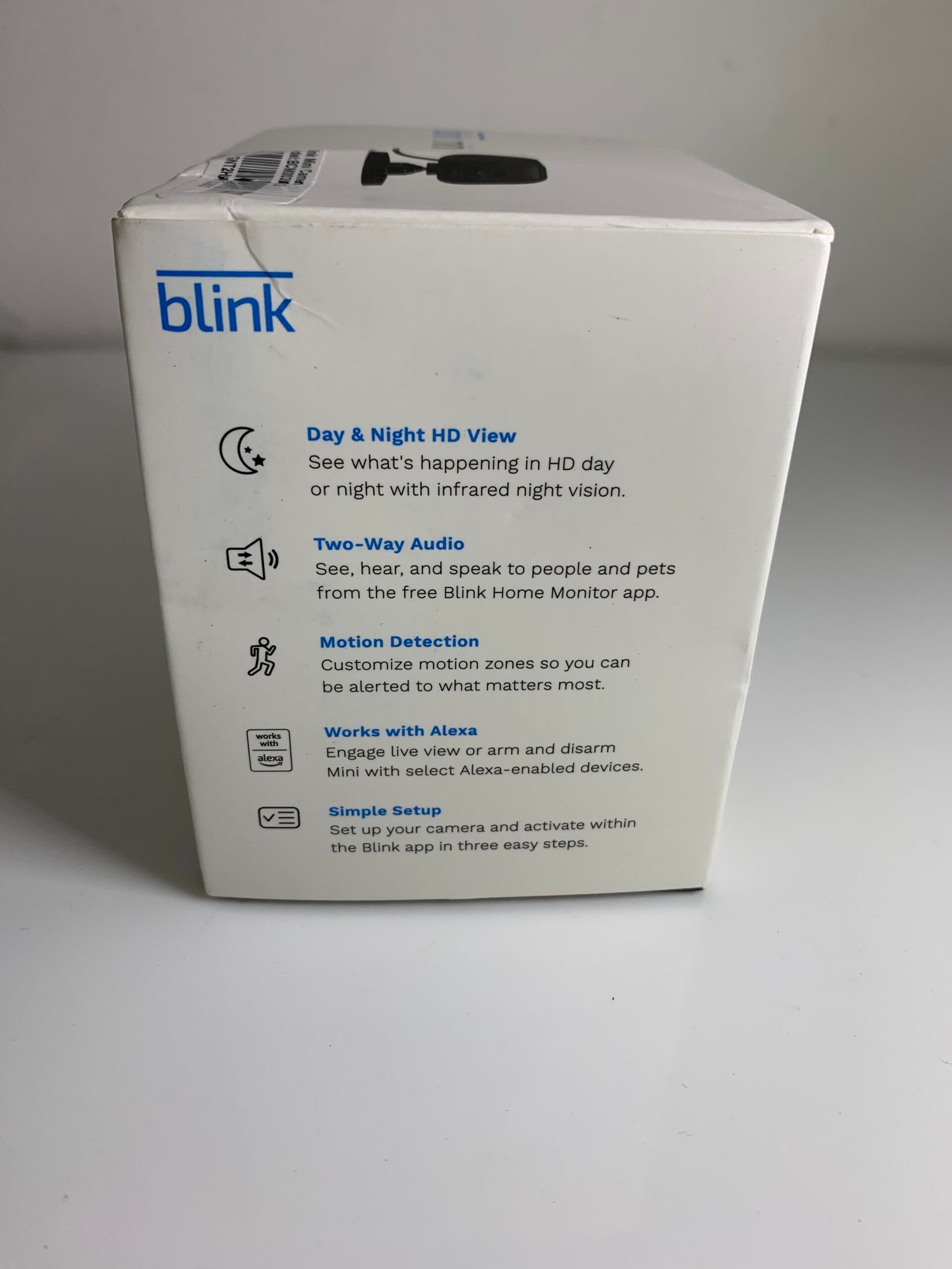 Blink Mini – Compact indoor plug-in smart security camera, 1080p HD video - New - Imagem 2