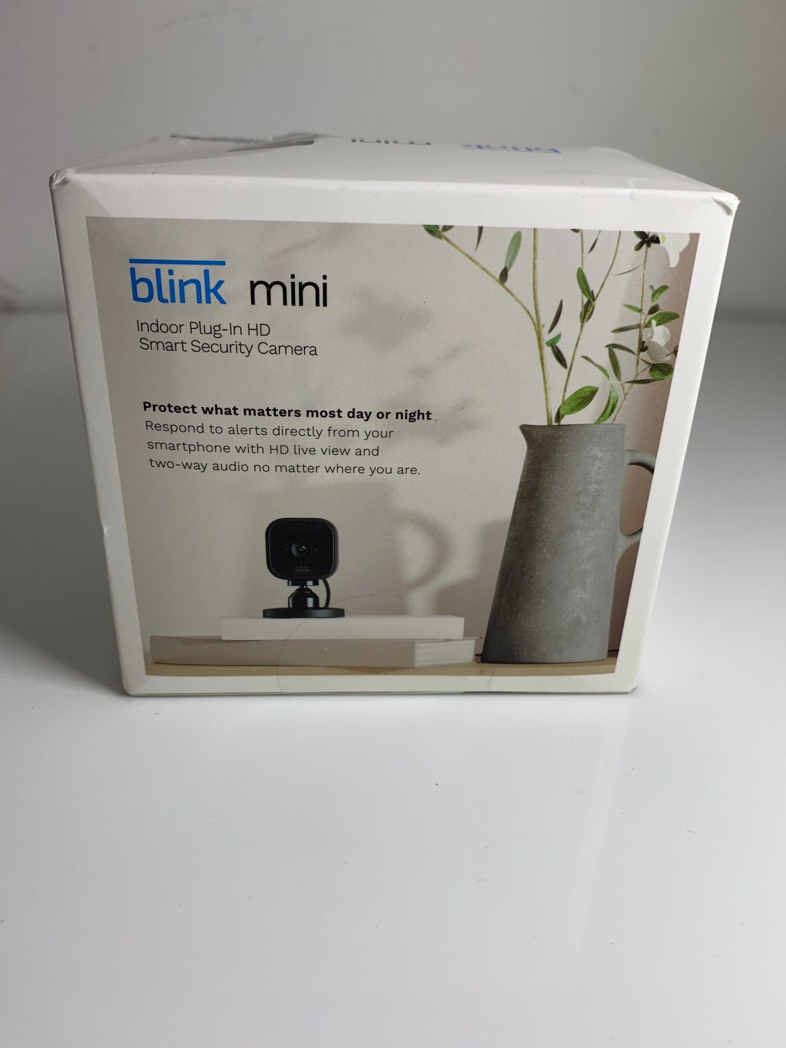Blink Mini – Compact indoor plug-in smart security camera, 1080p HD video - New - Imagem 3