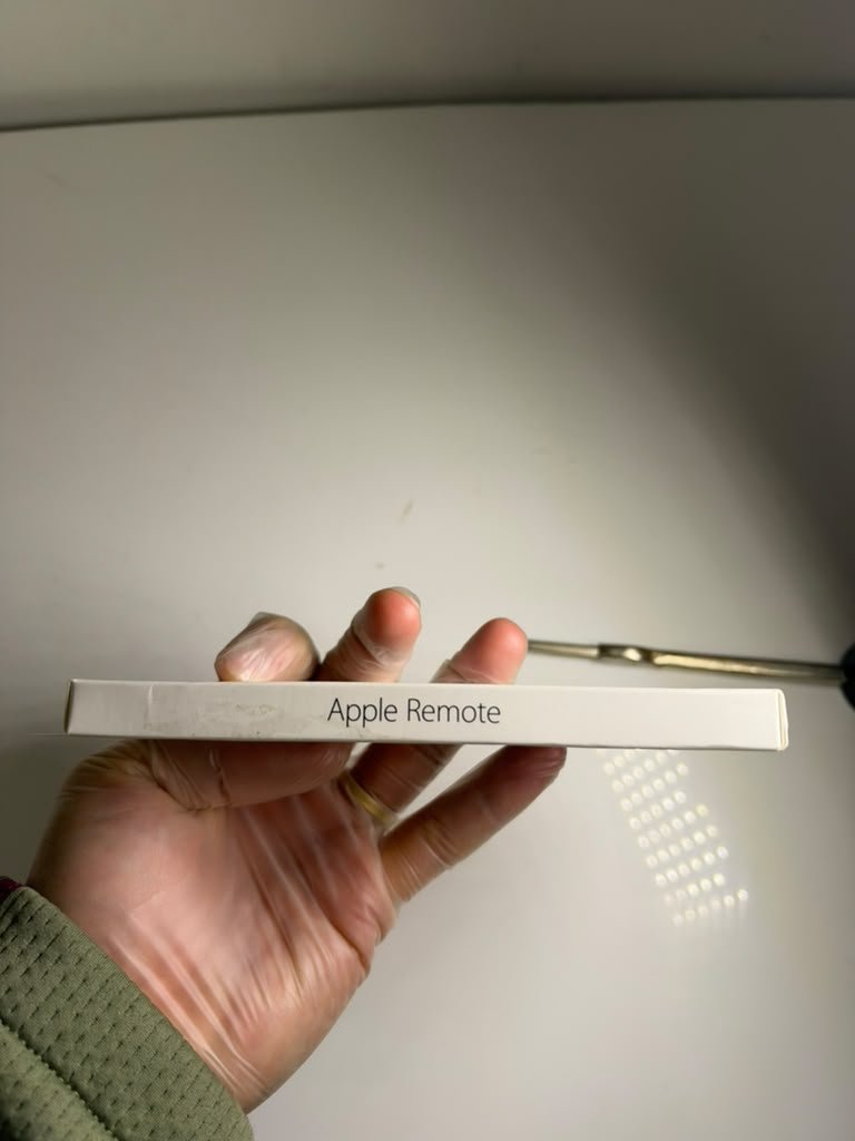 Apple Remote - Produto Novo (Lacrado) - Imagem 3