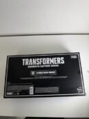 Hasbro Takara Tomy - Transformers Dramatic Capture Series - Cybertron Chase - Produto Novo (Lacrado)